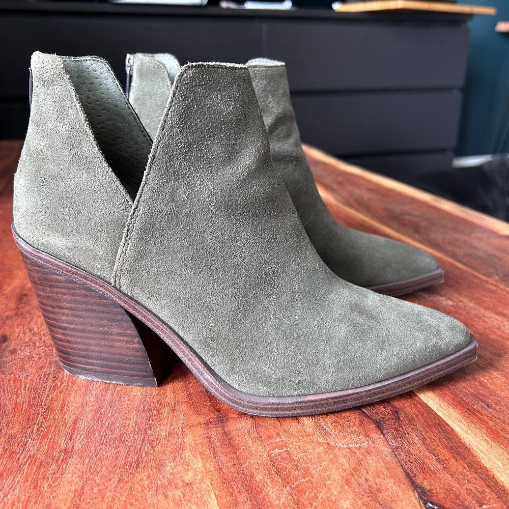 VINCE CAMUTO | Olive Green Gigietta Suede Ankle Heeled Boot | 7.5